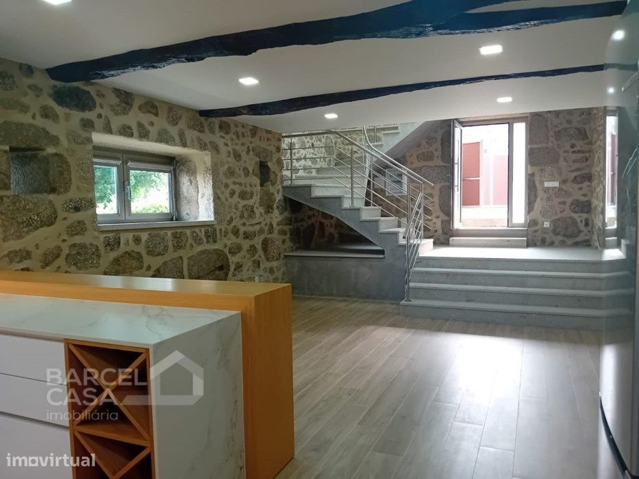 Exclusividade e Charme em Pedra: Moradia Individual T3 em Carapeços...