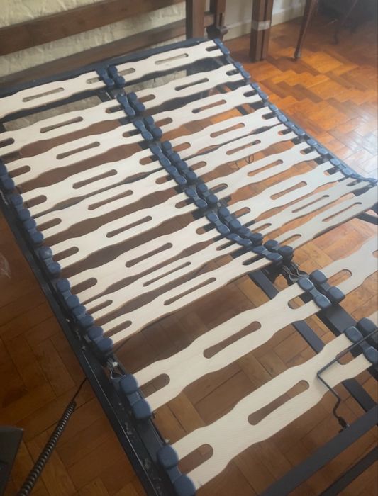 Estrado e colchao de cama articulada