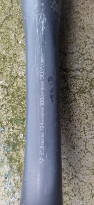 Guiador estrada em carbono