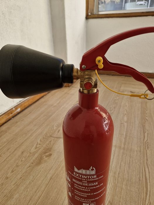 Extintor de CO2 novo