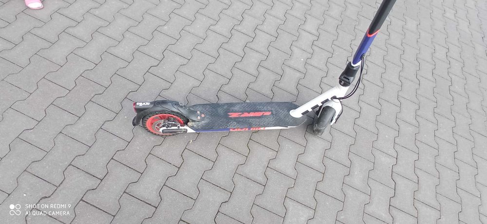 Hulajnoga elektryczna Aprilla eSRz