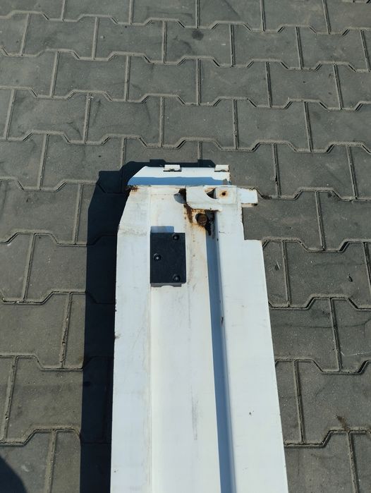 Słupek Drzwi Lewy tył Naczepy Przyczepy Krone