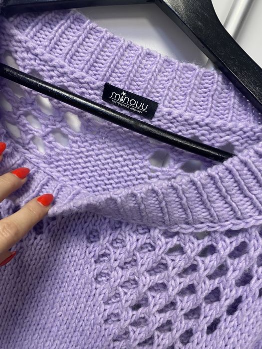 Minouu Przybylska jordanov liliowy sweter wełna dzianina motyl oversiz
