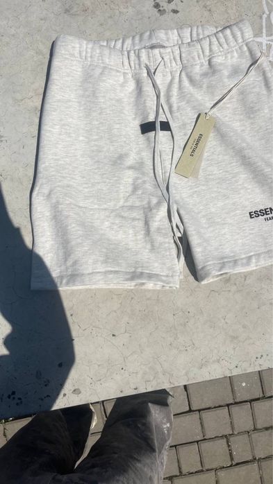 Шорти Essentials