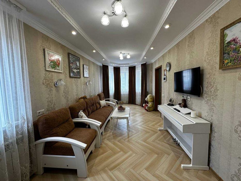 Продаж дуплексу 226м2. 5 кімнат. с. Ворзель Держ програми так! ID:600