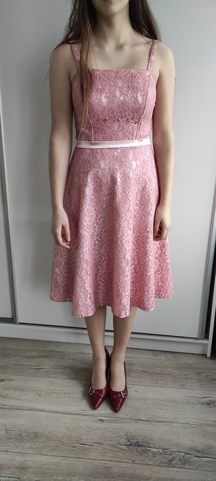 Sukienka 36 koronka różowa