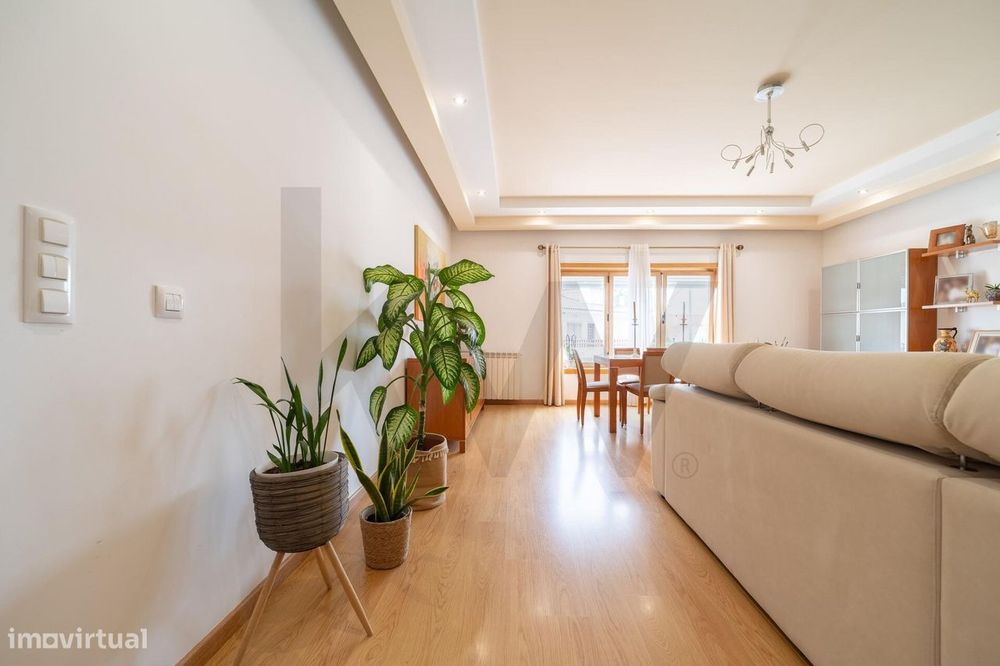 Apartamento T3 com Suite, Arrecadação e Garagem para 3 Carros