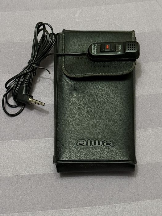 Продам диктофон Aiwa TP-M920