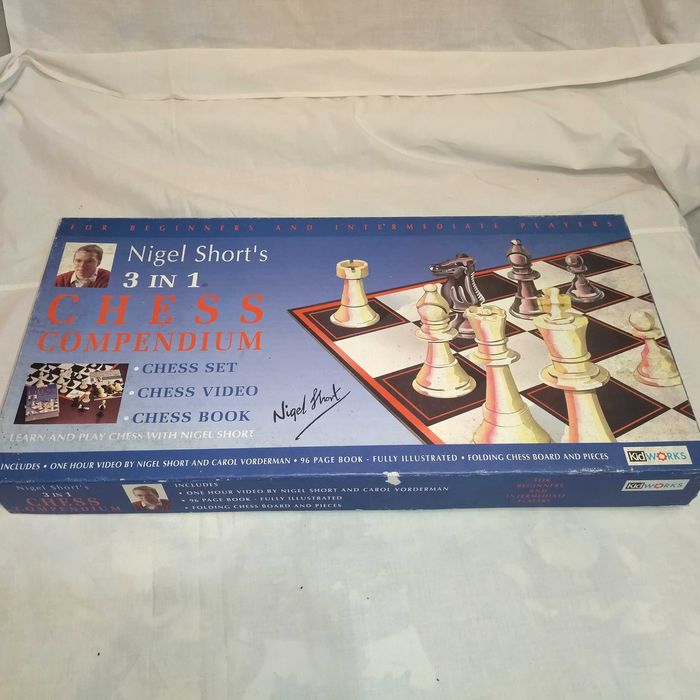 Подарунковий набір - Шахи від Найджела Шорта