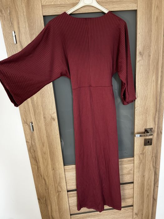 Różowa sukienka w prążek Gina Tricot L midi