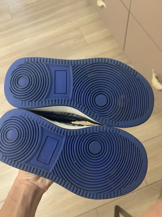 Высокие кроссовки