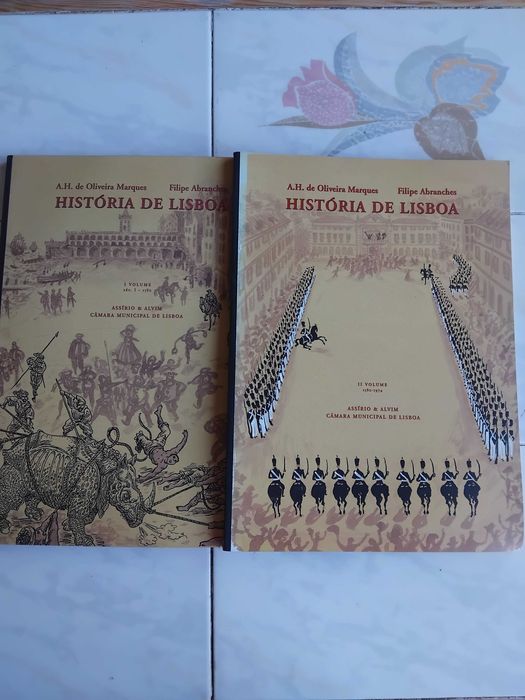 2 Livros de BD: A História de Lisboa em BD - Vol. I e Vol. II