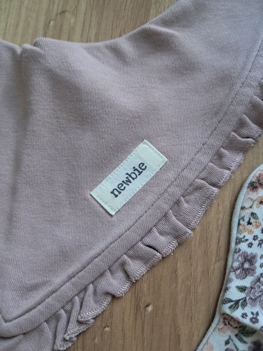 2 śliniaki apaszki newbie dla dziewczynki