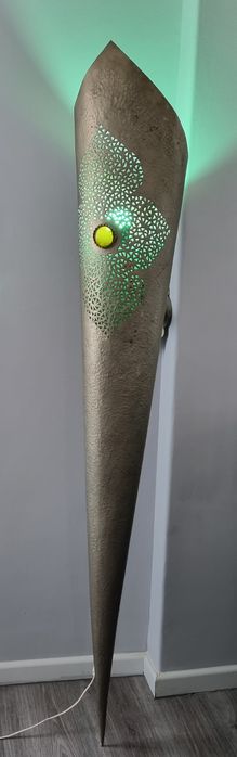 Candeeiro de canto ornamental