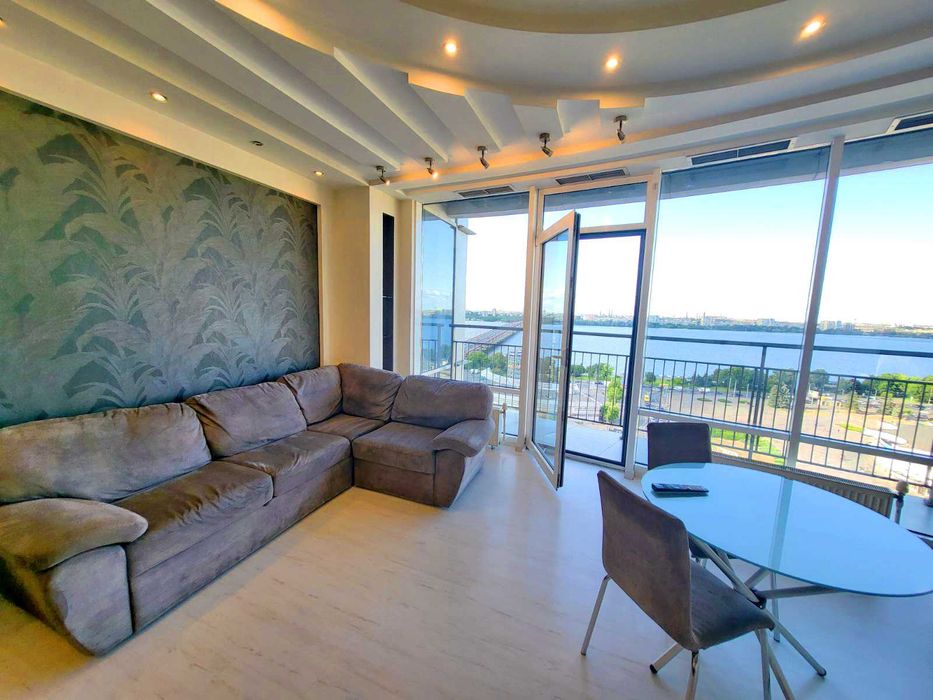 ЛЮКС в ЖК Мост Сити, вид на реку, 2к, ванна, центр. Новый дом. Балкон.