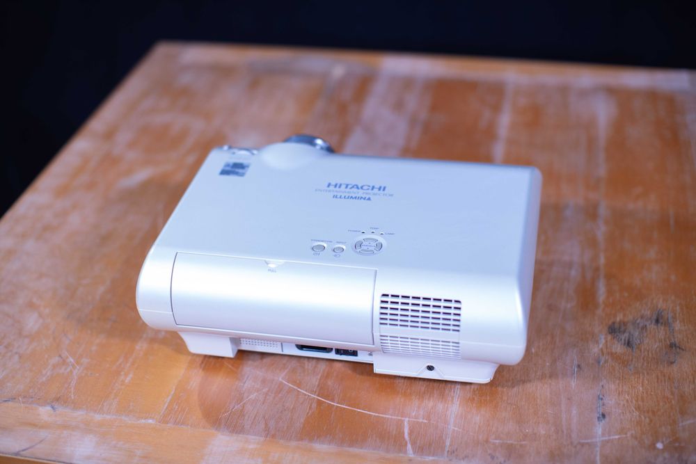 Hitachi PJ-TX10 3LCD Projector – Illumina63824714427905121