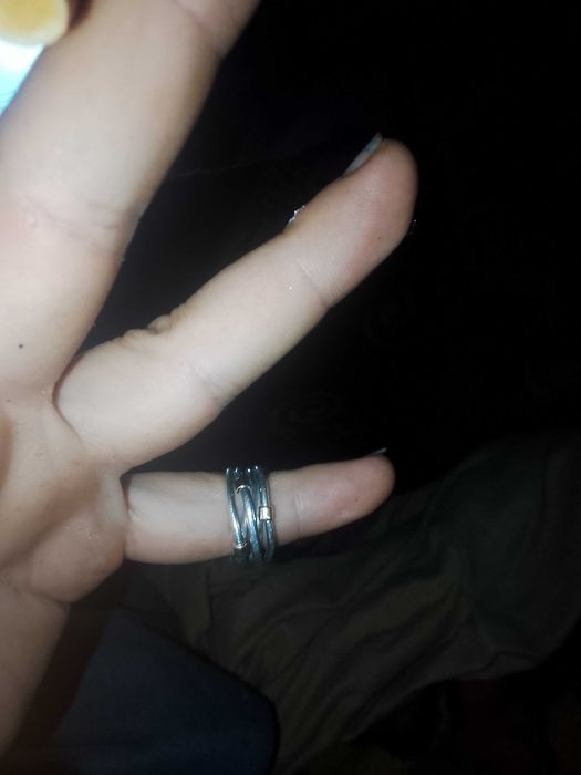 Anel Pandora com marcas gravadas de prata e ouro 14k original