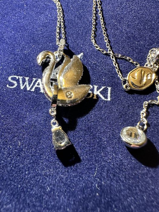 Naszyjnik łabędz sygn Swarovski
