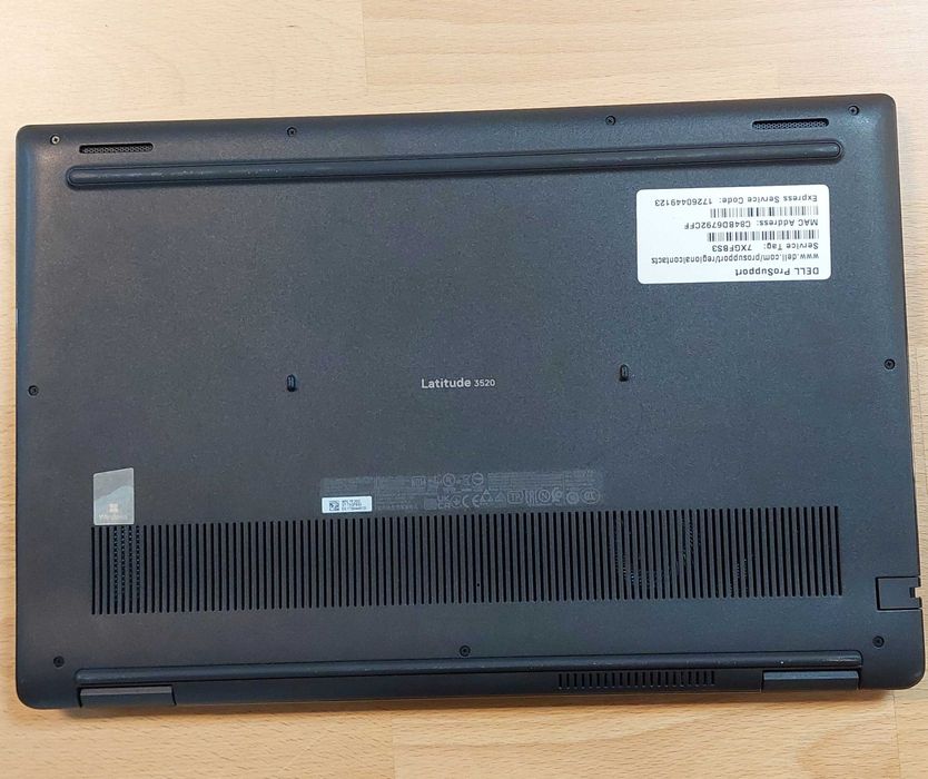 Laptopy Dell Latitude 3520