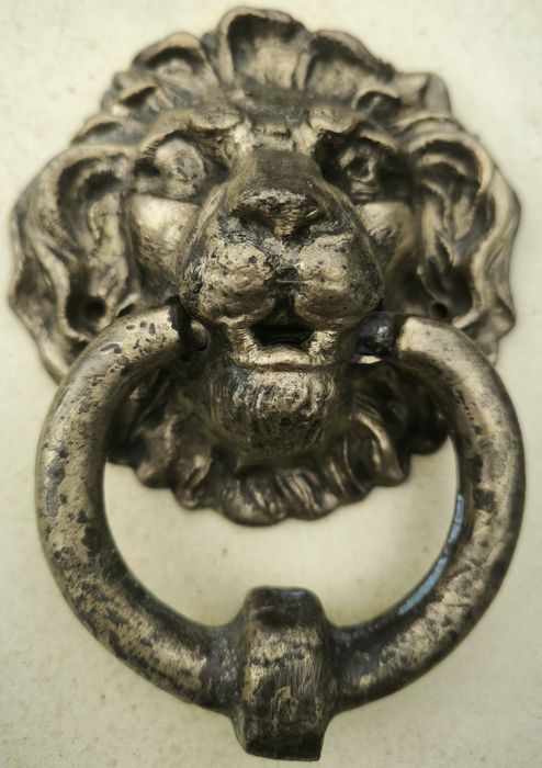 Batente de porta antigo.