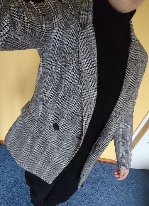 Marynarka w szarą kratę