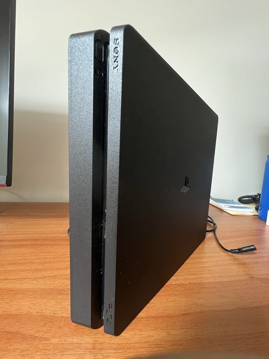 Playstation 4 Slim - Boa condição