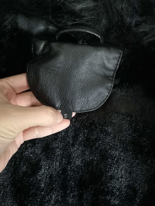 Casaco preto mulher efeito pelo