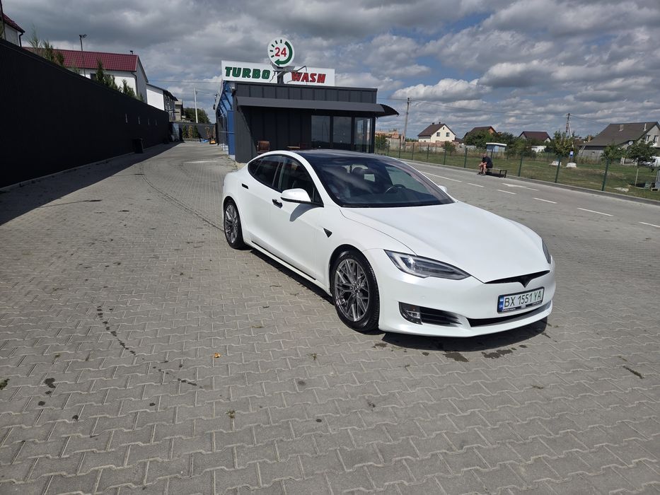 Tesla Model S 2020