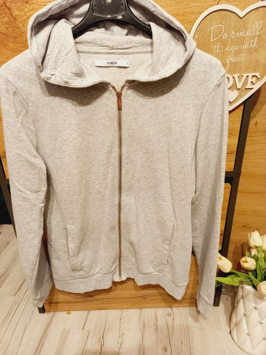 Bluza szarą kangurek M
