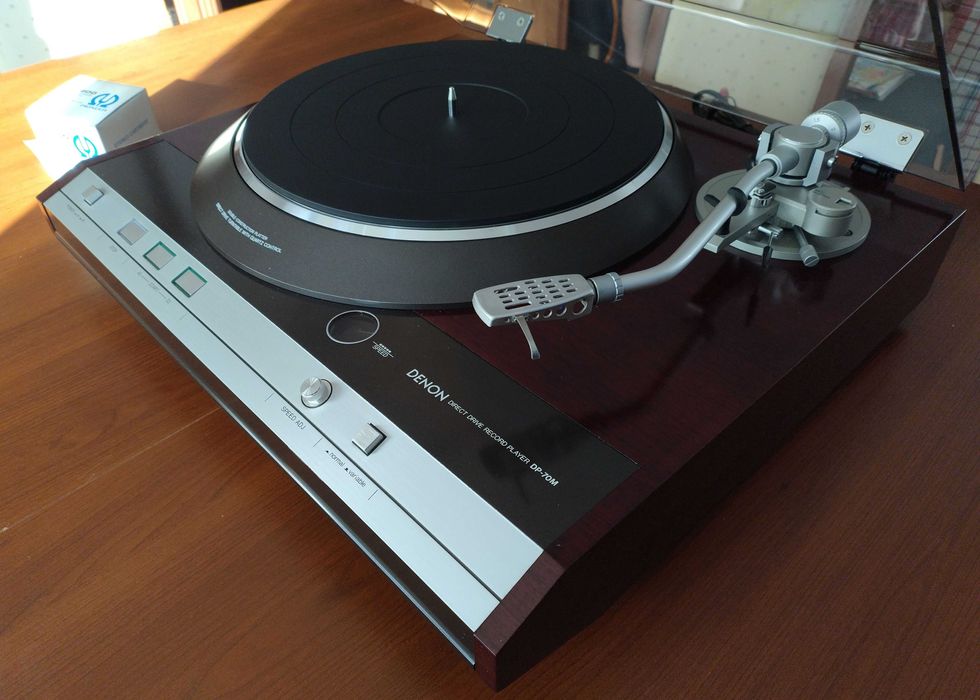 Gramofon Denon DP-70M