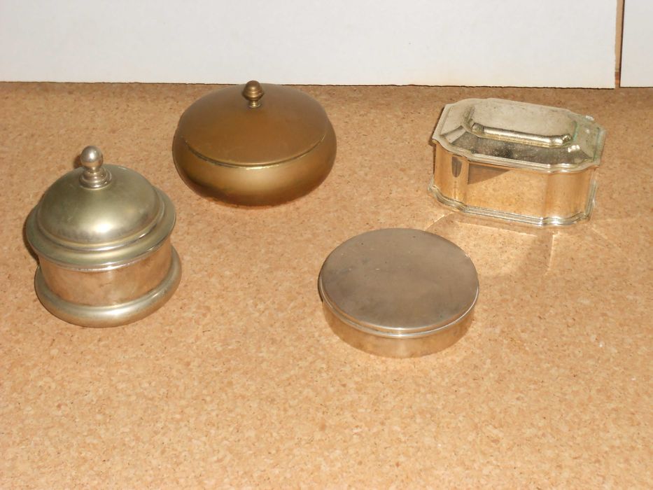 Caixas potes e outros antigos vintage latao estanho