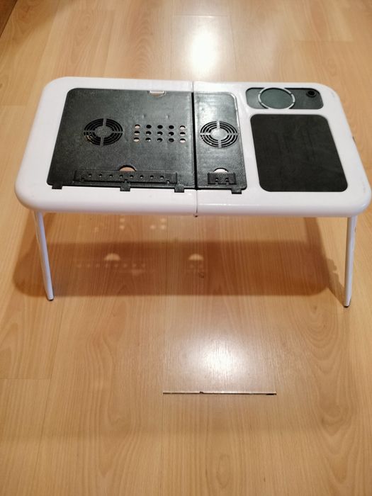 Vendo mesa multifunções para Portátil praticamente nova