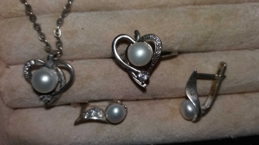 Продам серебряные серьги и кольцо 925 проба