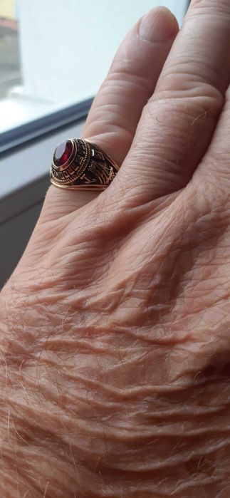 Sygnet złoto 14 K próba 585 z 1983 roku.