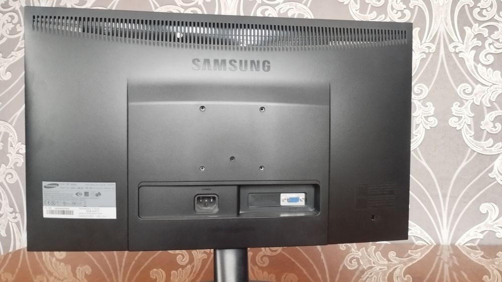 Монітор Samsung SyncMaster E2220 21,5"