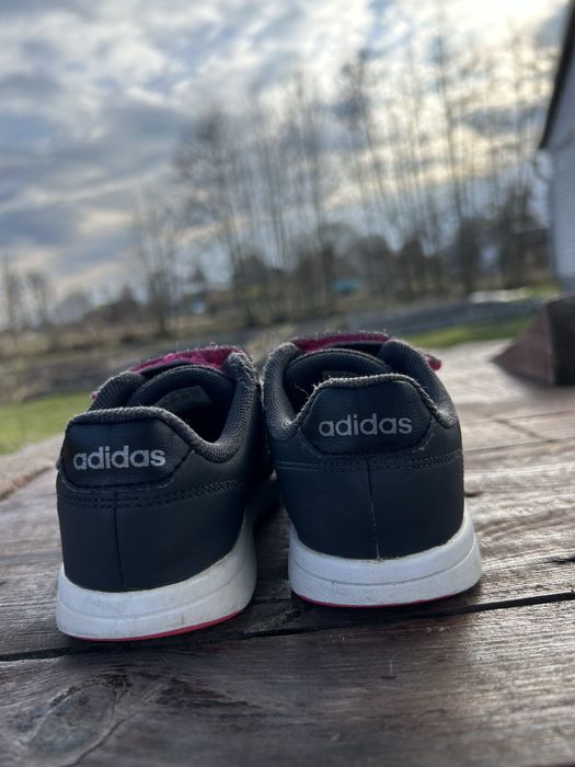 Кросівки Adidas на дівчинку