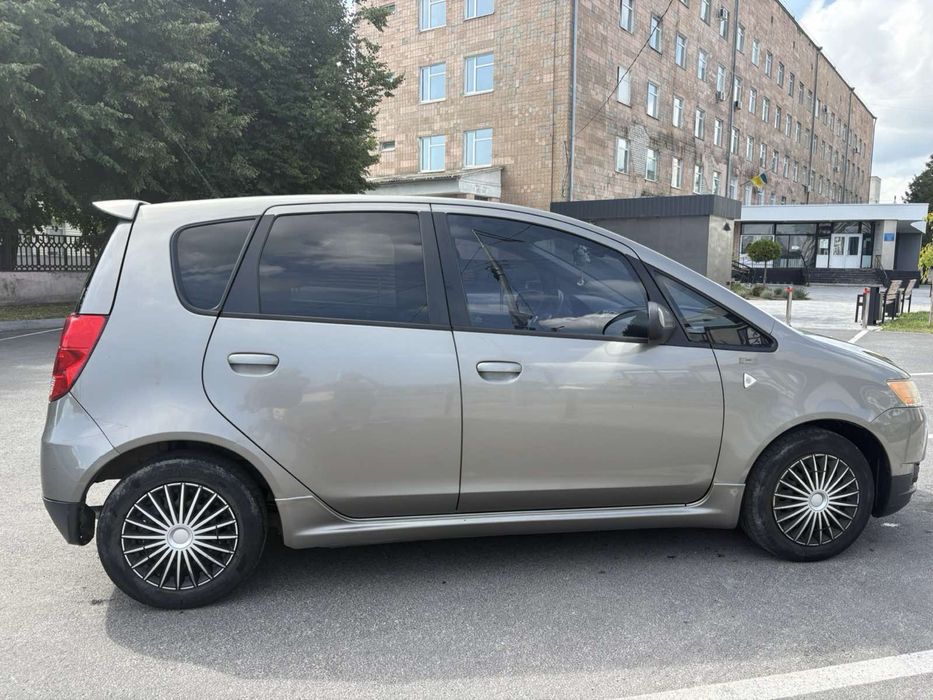 Mitsubishi colt 1.3