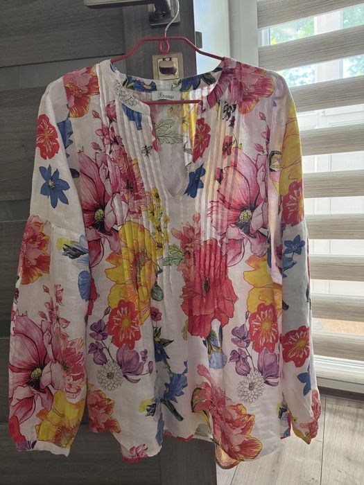 Лляна жіноча сорочка