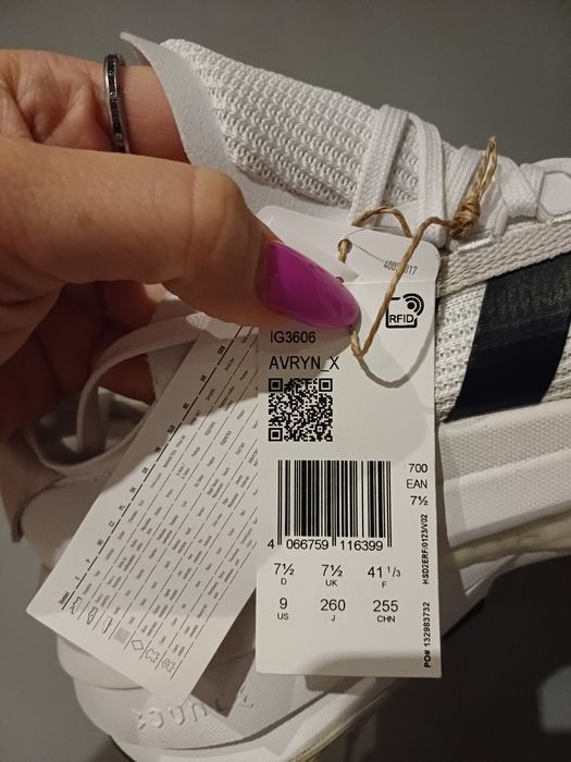 Buty Adidas Averyn X