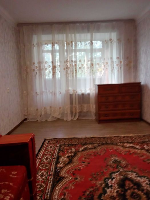 здається 2к кв по новоіванівській на довгий термін