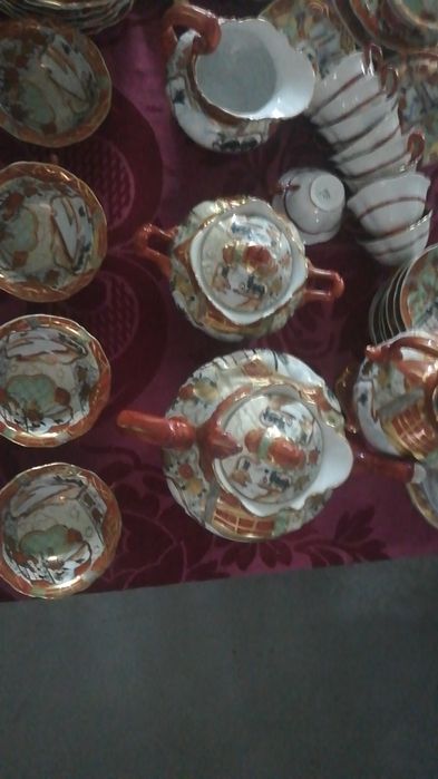 Servicos de jantar e cha