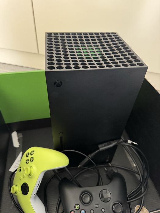 Ігрова приставка Microsoft Xbox (Series X) (1TB) (Black)