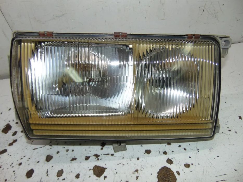 Mercedes W123 farol