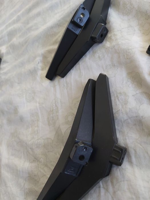 Apoios e Colunas Tv LG