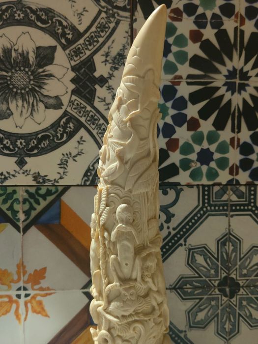 Escultura Corno Resinoso - esculpido