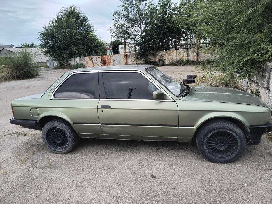 продам своє авто bmw e30