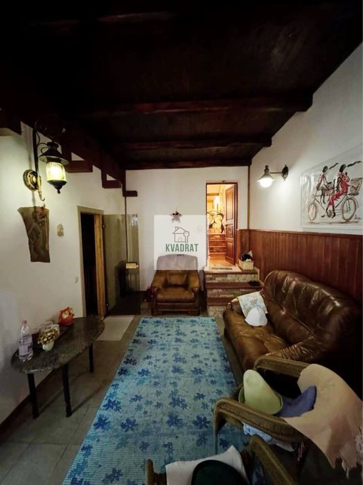 Продам стильний котедж в престижному районі міста