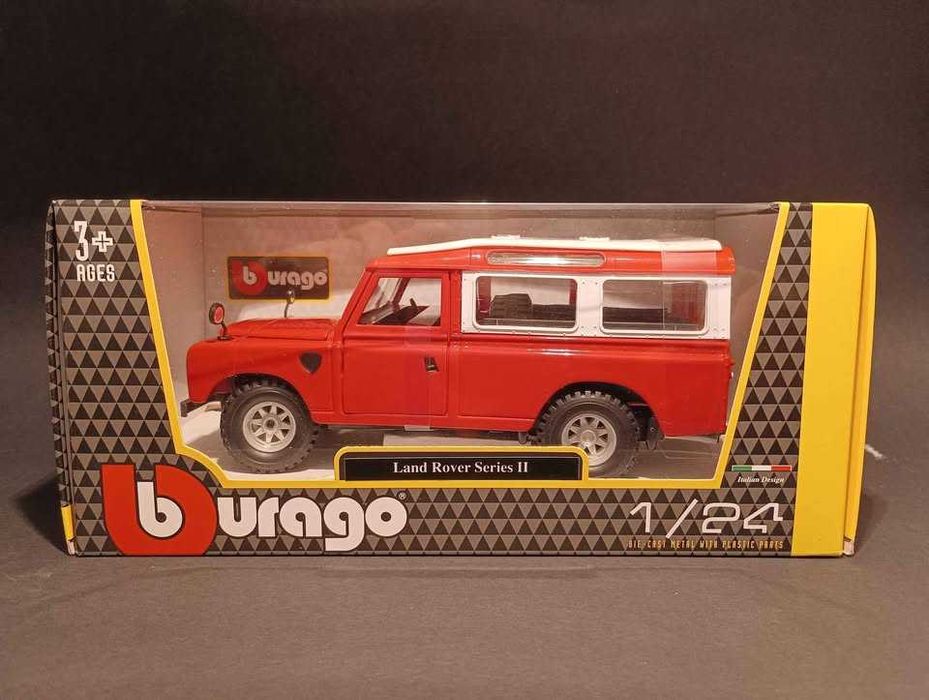 Miniatura 1.24 Land Rover Series II vermelho Bburago