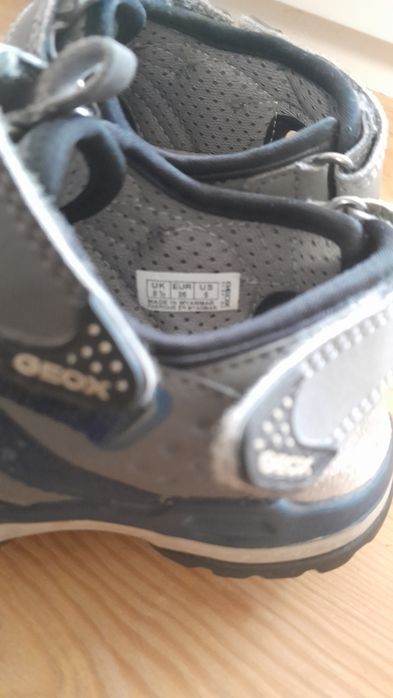 Босоніжки Geox 26 сандалі