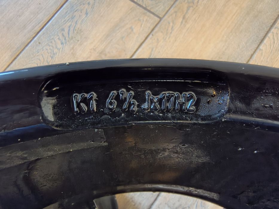 Komplet alufelg 6,5Jx17H2 DEZENT 5x112  Audi VW Skoda Mercedes